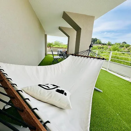 Apartment Le 409 Climatise, Rooftop, Parking, A 10 Min Du Centre D'aix En Provence Aix-en-Provence